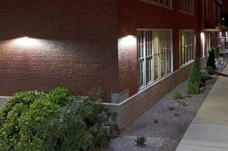 LED Wall Pack Lights vs Traditional HID Fixtures