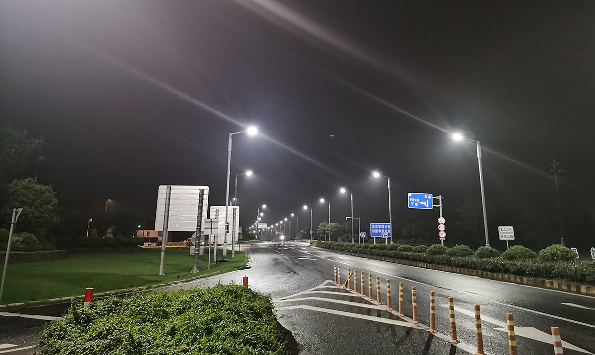 Type II/III light distribution: Precise road lighting technology